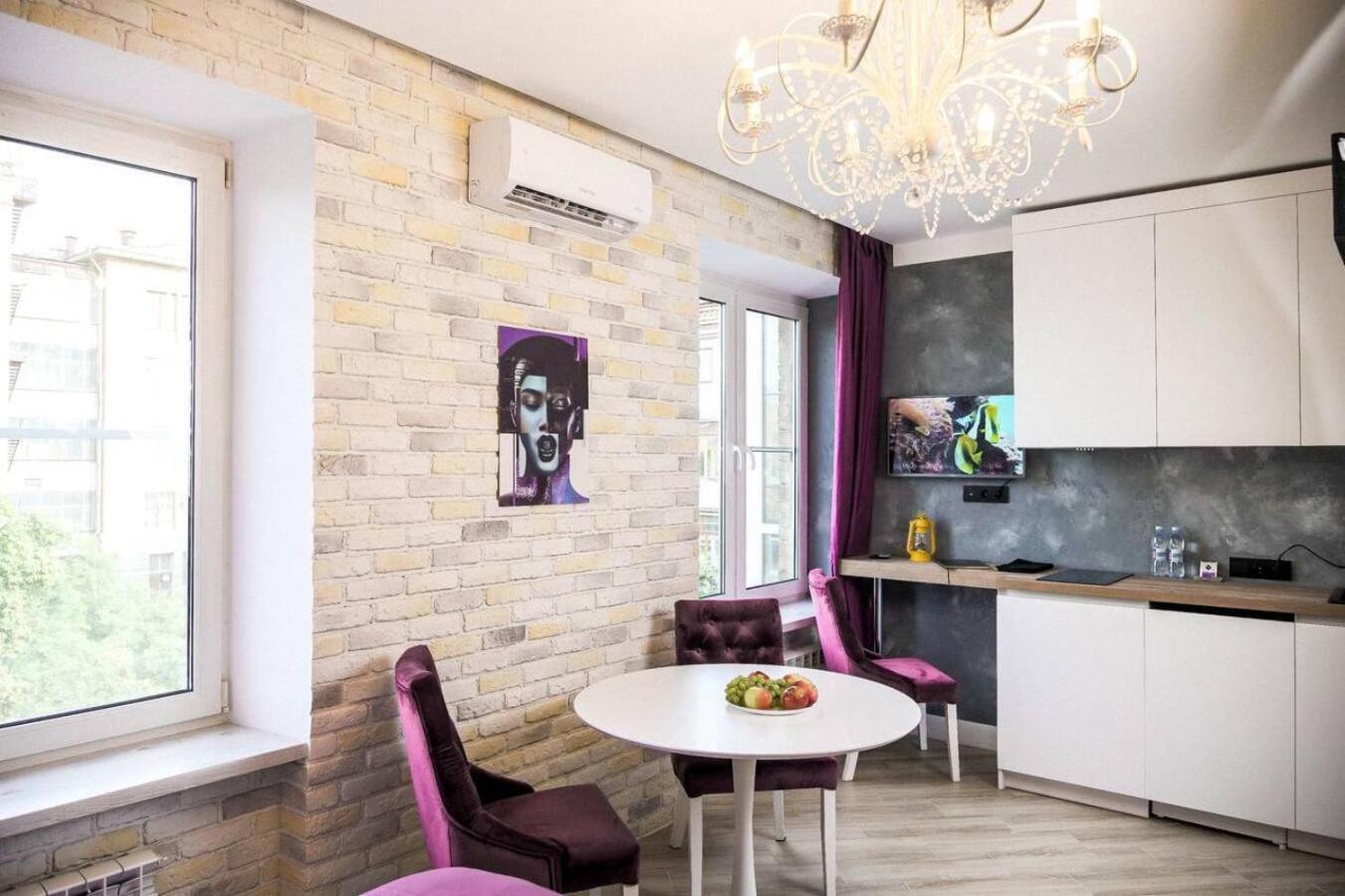Freedom Apartments In City Center Kijev Kültér fotó