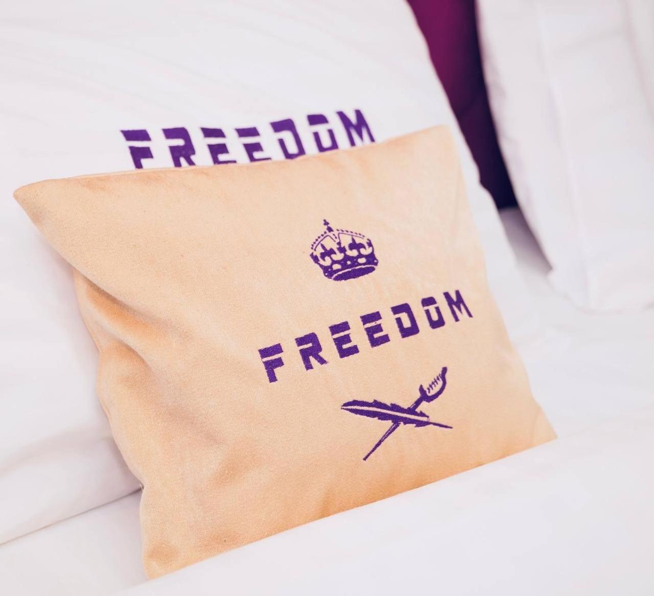 Freedom Apartments In City Center Kijev Kültér fotó